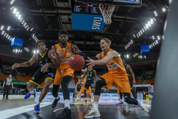 全队士气崩 全队士气崩